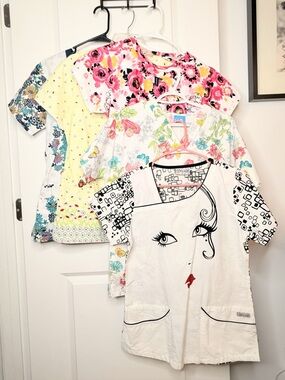 Scrub Tops Lot S Small Nurse Medical Uniform Floral Cute Healthcare Bundle